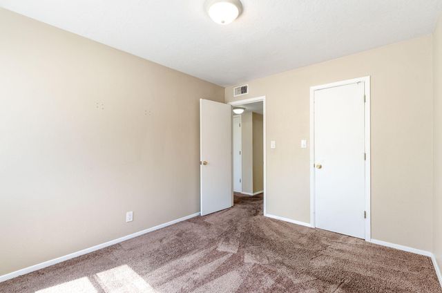 243 La Vida Nueva Del Oeste SW, Albuquerque, NM 87105