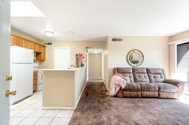 243 La Vida Nueva Del Oeste SW, Albuquerque, NM 87105