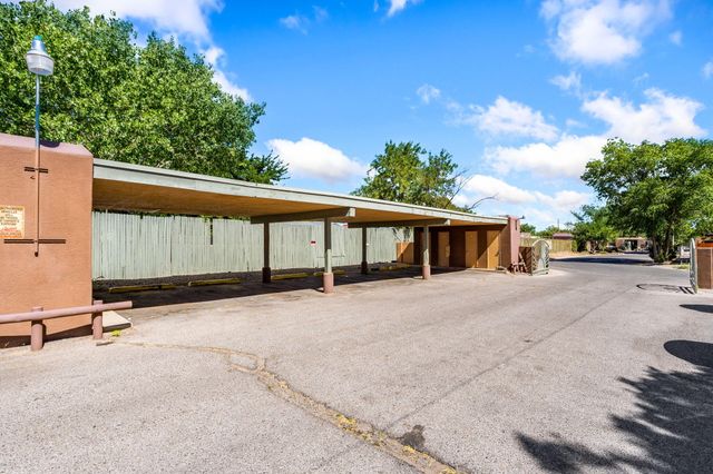 243 La Vida Nueva Del Oeste SW, Albuquerque, NM 87105