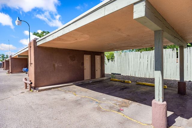 243 La Vida Nueva Del Oeste SW, Albuquerque, NM 87105