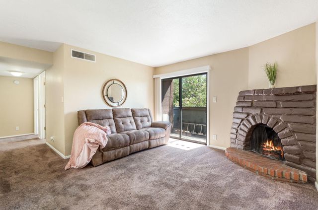 243 La Vida Nueva Del Oeste SW, Albuquerque, NM 87105