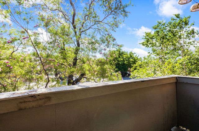 243 La Vida Nueva Del Oeste SW, Albuquerque, NM 87105