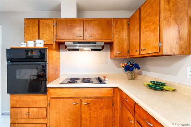 681 S Holly Street, Denver, CO 80246