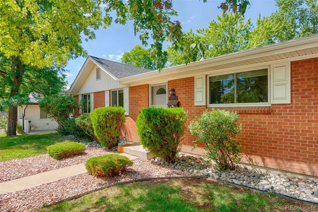 681 S Holly Street, Denver, CO 80246
