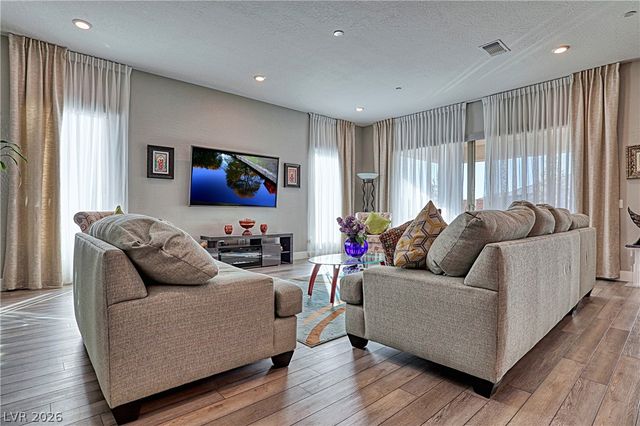43 Autumn Palm Avenue, Henderson, NV 89011