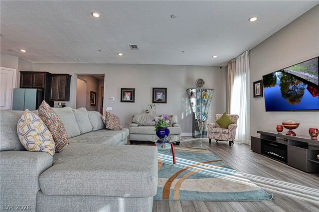 43 Autumn Palm Avenue, Henderson, NV 89011