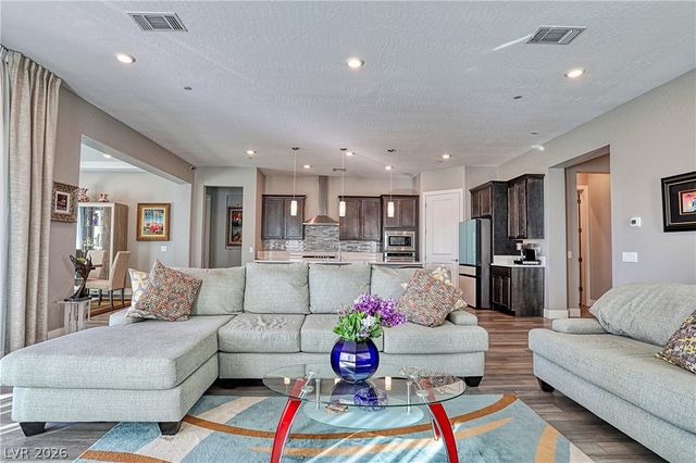 43 Autumn Palm Avenue, Henderson, NV 89011