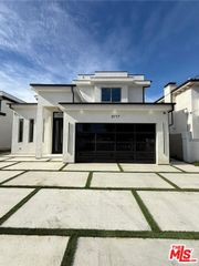 6717 Sunnyslope Avenue, Van Nuys, CA 91401