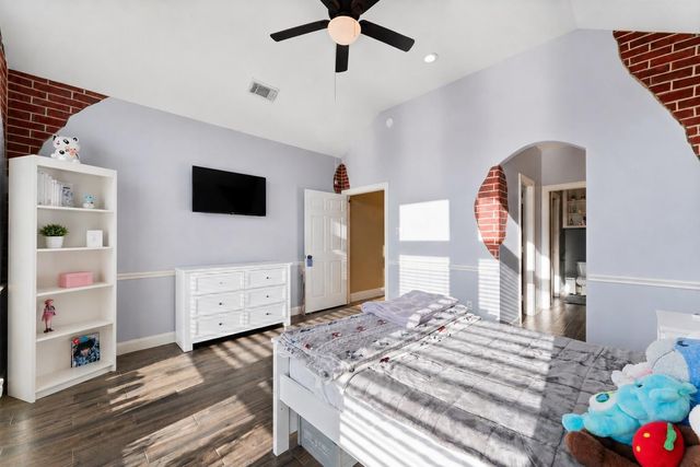 14 Darien Ct, Montgomery, TX 77356