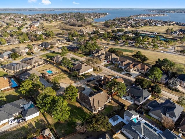 14 Darien Ct, Montgomery, TX 77356