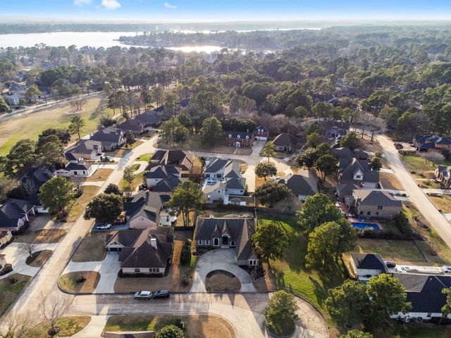 14 Darien Ct, Montgomery, TX 77356