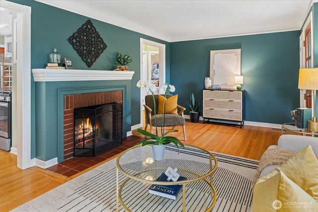 7915 34th Avenue SW, Seattle, WA 98126