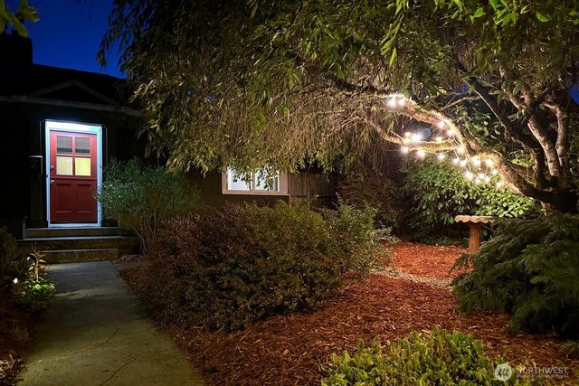 7915 34th Avenue SW, Seattle, WA 98126