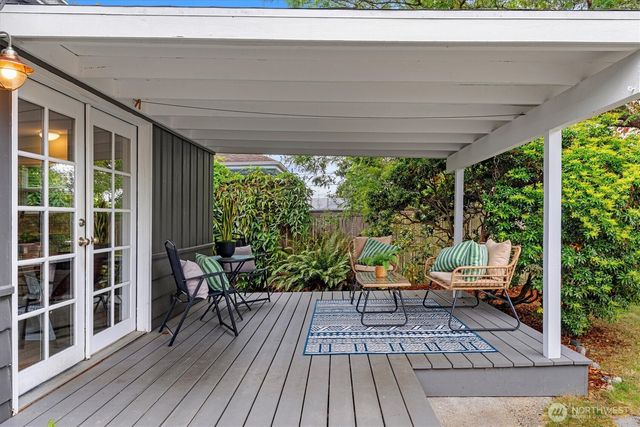 7915 34th Avenue SW, Seattle, WA 98126