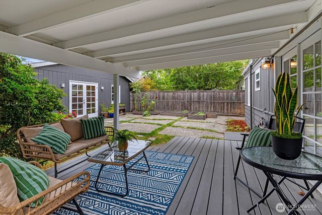 7915 34th Avenue SW, Seattle, WA 98126