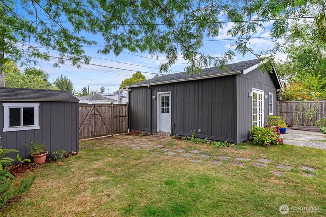 7915 34th Avenue SW, Seattle, WA 98126