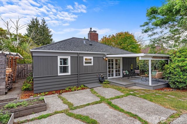 7915 34th Avenue SW, Seattle, WA 98126