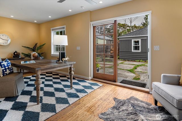 7915 34th Avenue SW, Seattle, WA 98126