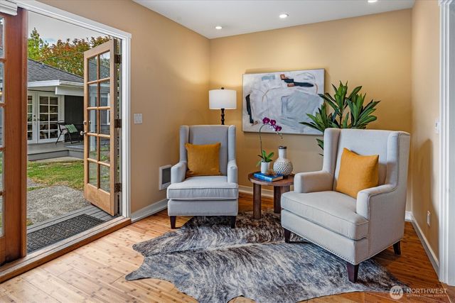 7915 34th Avenue SW, Seattle, WA 98126