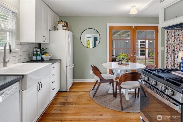 7915 34th Avenue SW, Seattle, WA 98126