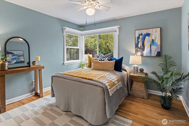 7915 34th Avenue SW, Seattle, WA 98126