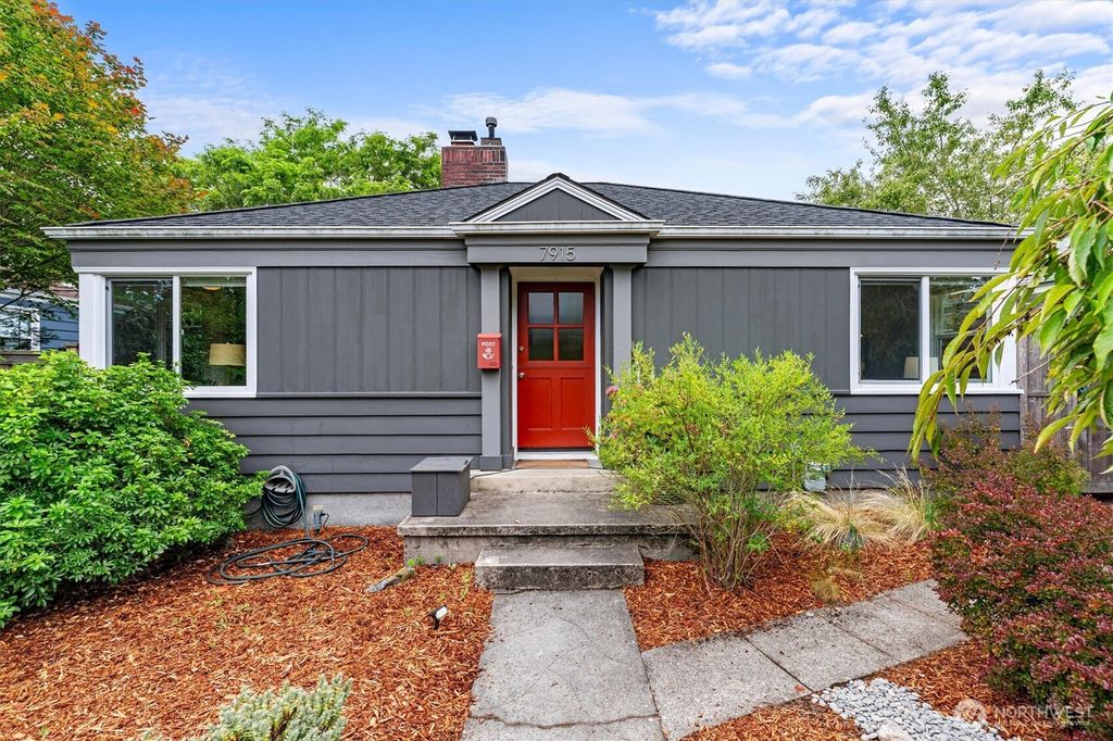 7915 34th Avenue SW, Seattle, WA 98126