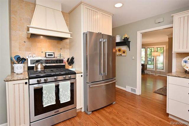 4187 Kenmore Road, Berkley, MI 48072