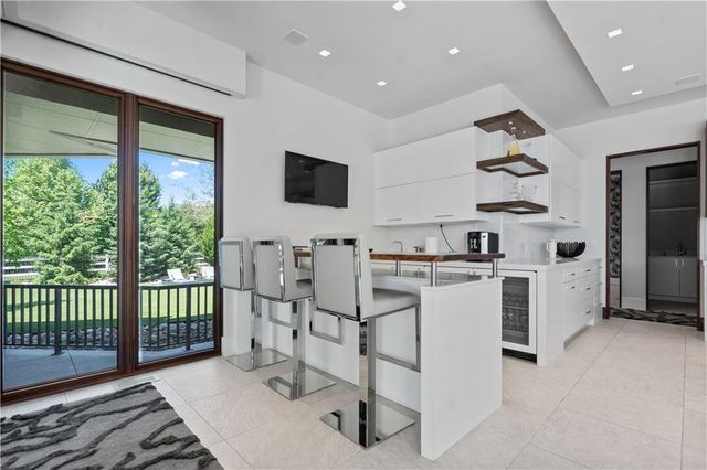 10712 W 165th Street, Overland Park, KS 66221