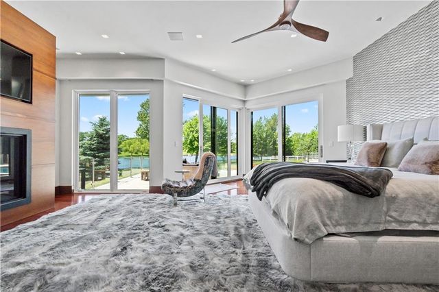 10712 W 165th Street, Overland Park, KS 66221
