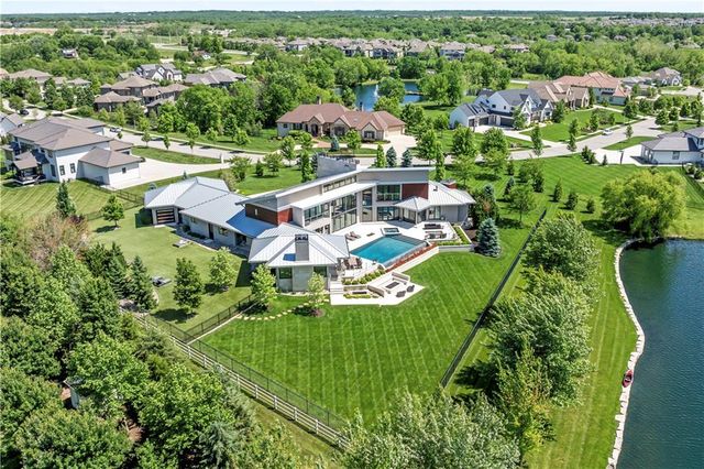 10712 W 165th Street, Overland Park, KS 66221