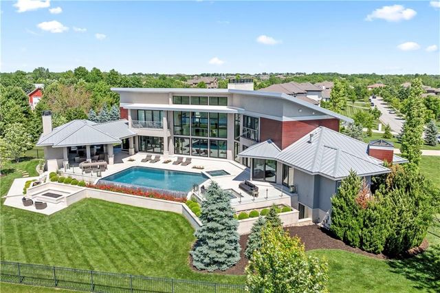 10712 W 165th Street, Overland Park, KS 66221