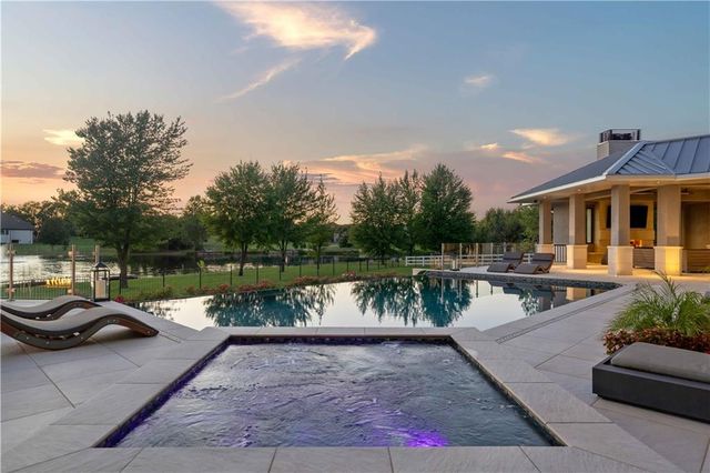 10712 W 165th Street, Overland Park, KS 66221