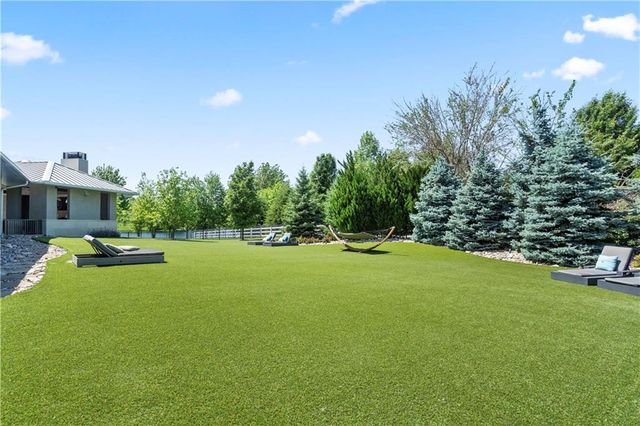 10712 W 165th Street, Overland Park, KS 66221