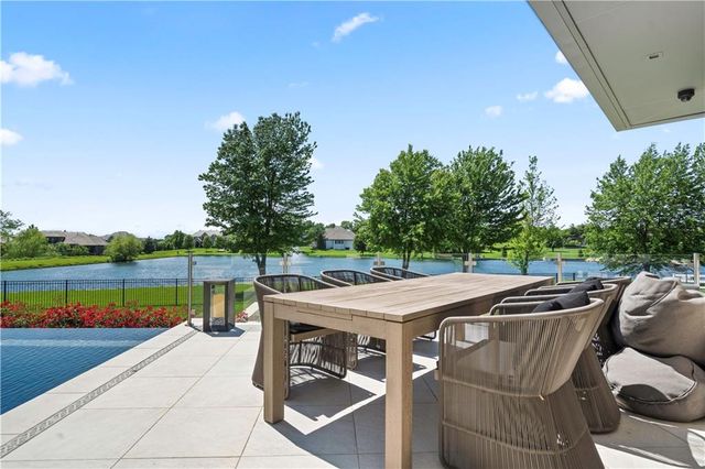 10712 W 165th Street, Overland Park, KS 66221