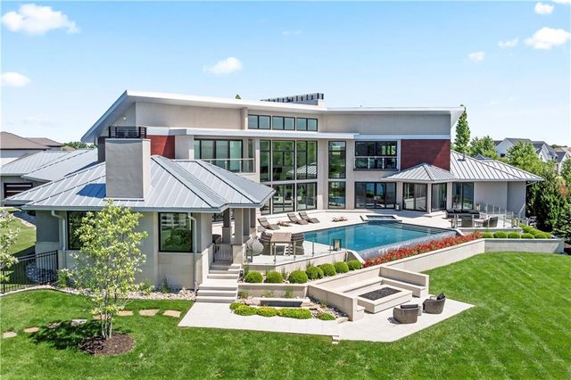 10712 W 165th Street, Overland Park, KS 66221