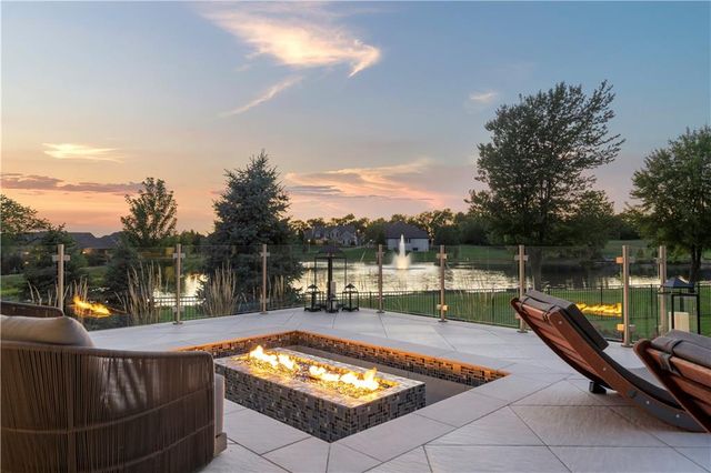 10712 W 165th Street, Overland Park, KS 66221
