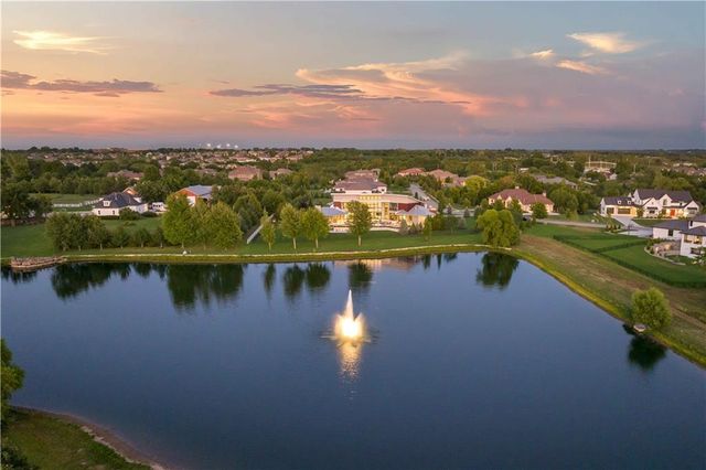 10712 W 165th Street, Overland Park, KS 66221
