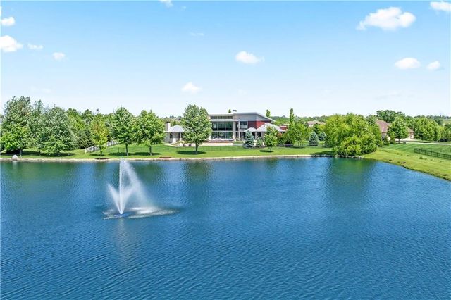 10712 W 165th Street, Overland Park, KS 66221