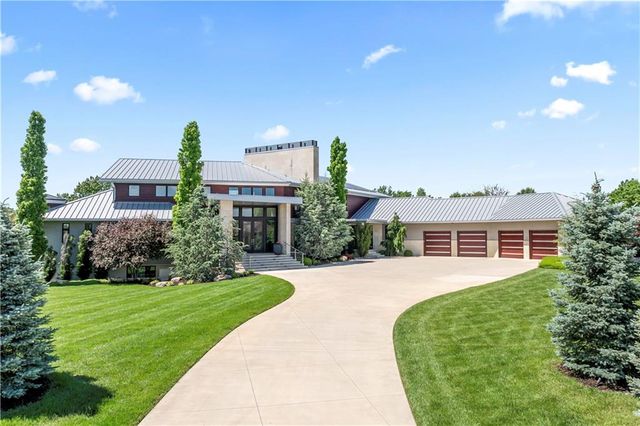 10712 W 165th Street, Overland Park, KS 66221