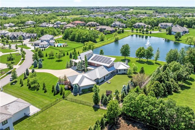 10712 W 165th Street, Overland Park, KS 66221