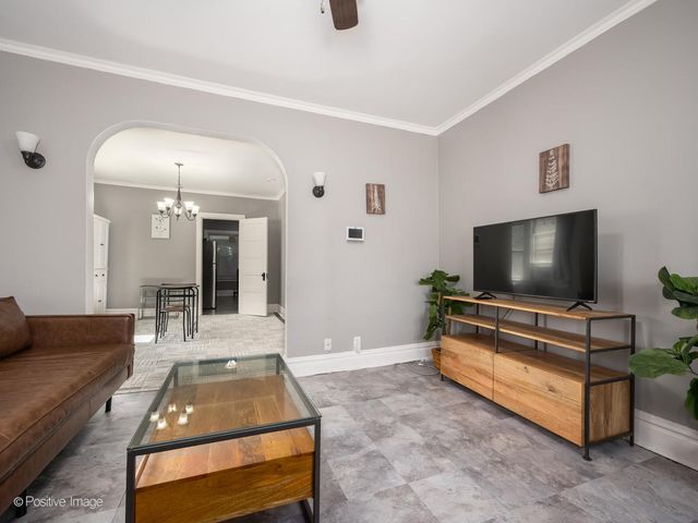 920 N Kedvale Avenue, Chicago, IL 60651