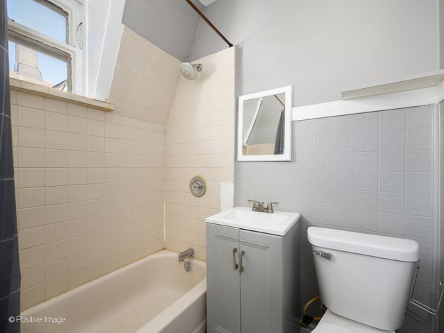 920 N Kedvale Avenue, Chicago, IL 60651