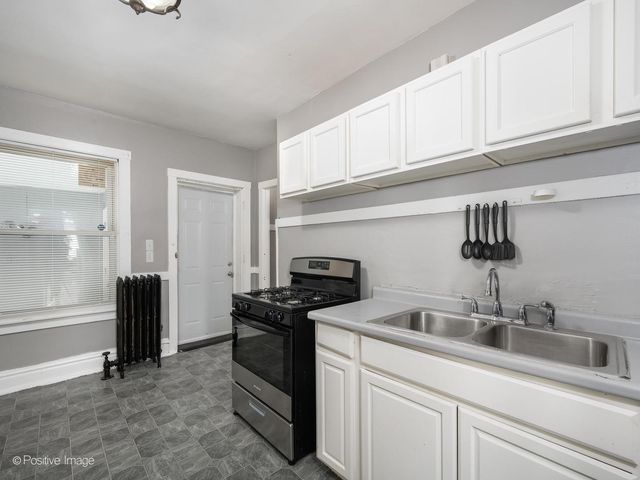 920 N Kedvale Avenue, Chicago, IL 60651