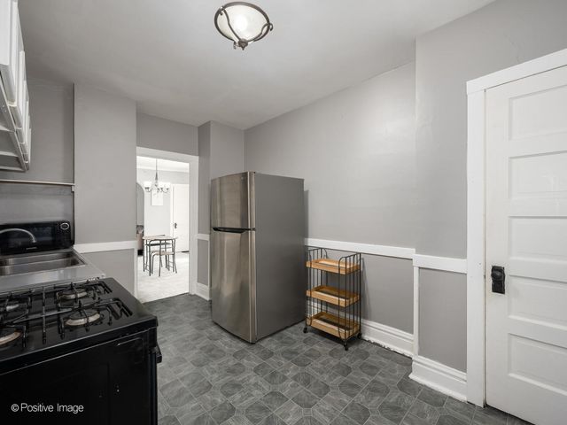 920 N Kedvale Avenue, Chicago, IL 60651