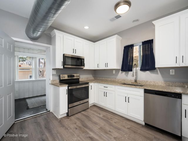 920 N Kedvale Avenue, Chicago, IL 60651