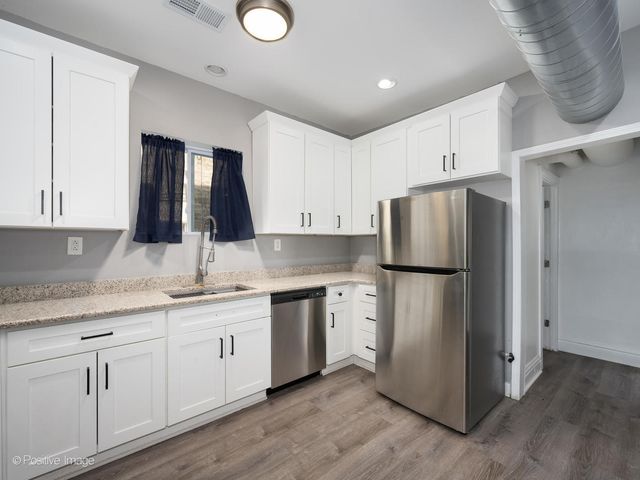 920 N Kedvale Avenue, Chicago, IL 60651