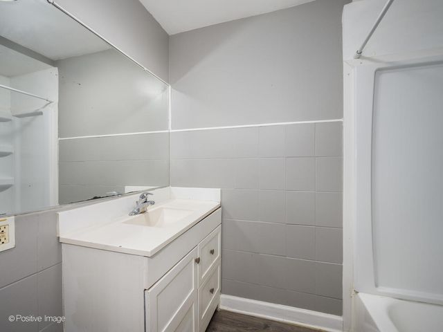 920 N Kedvale Avenue, Chicago, IL 60651