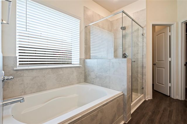 211 White Wing Lane, Sealy, TX 77474