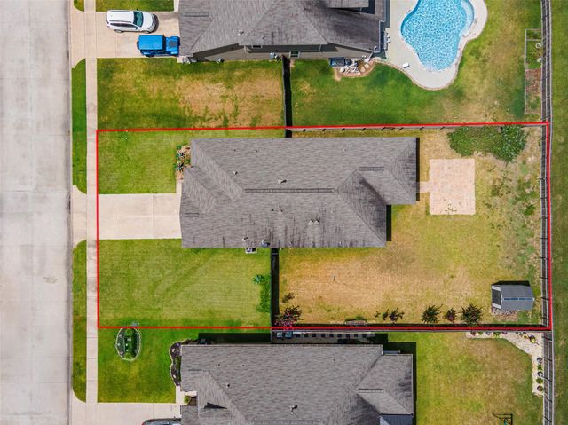 211 White Wing Lane, Sealy, TX 77474