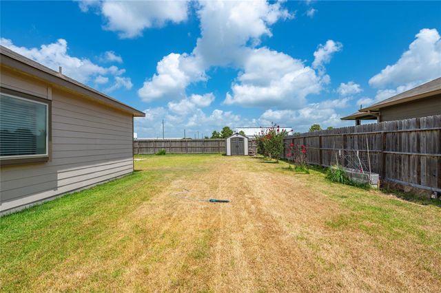 211 White Wing Lane, Sealy, TX 77474